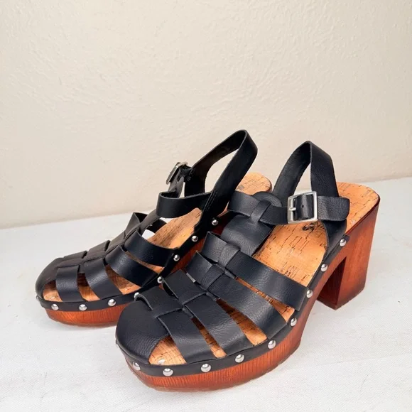 Korks black strappy high heel sandal with stud detail - Picture 2 of 11